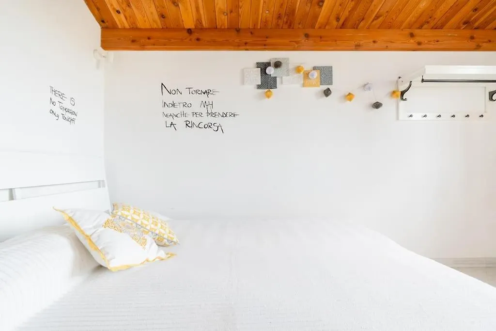 La Casa Bianca Apartment Marsala Homestay