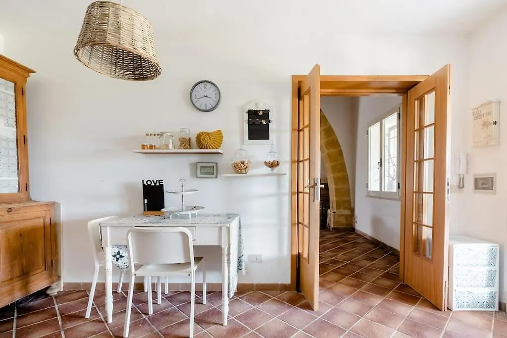 Homestay La Casa Bianca Apartment Marsala